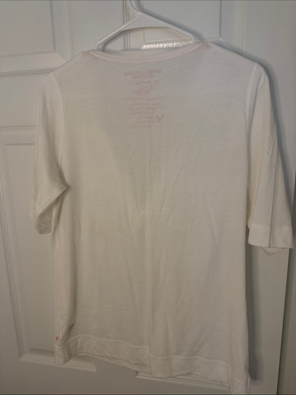 AE American Eagle "Favorite T" White Split Neck 3/4 Sleeve Top - Picture 3 of 4